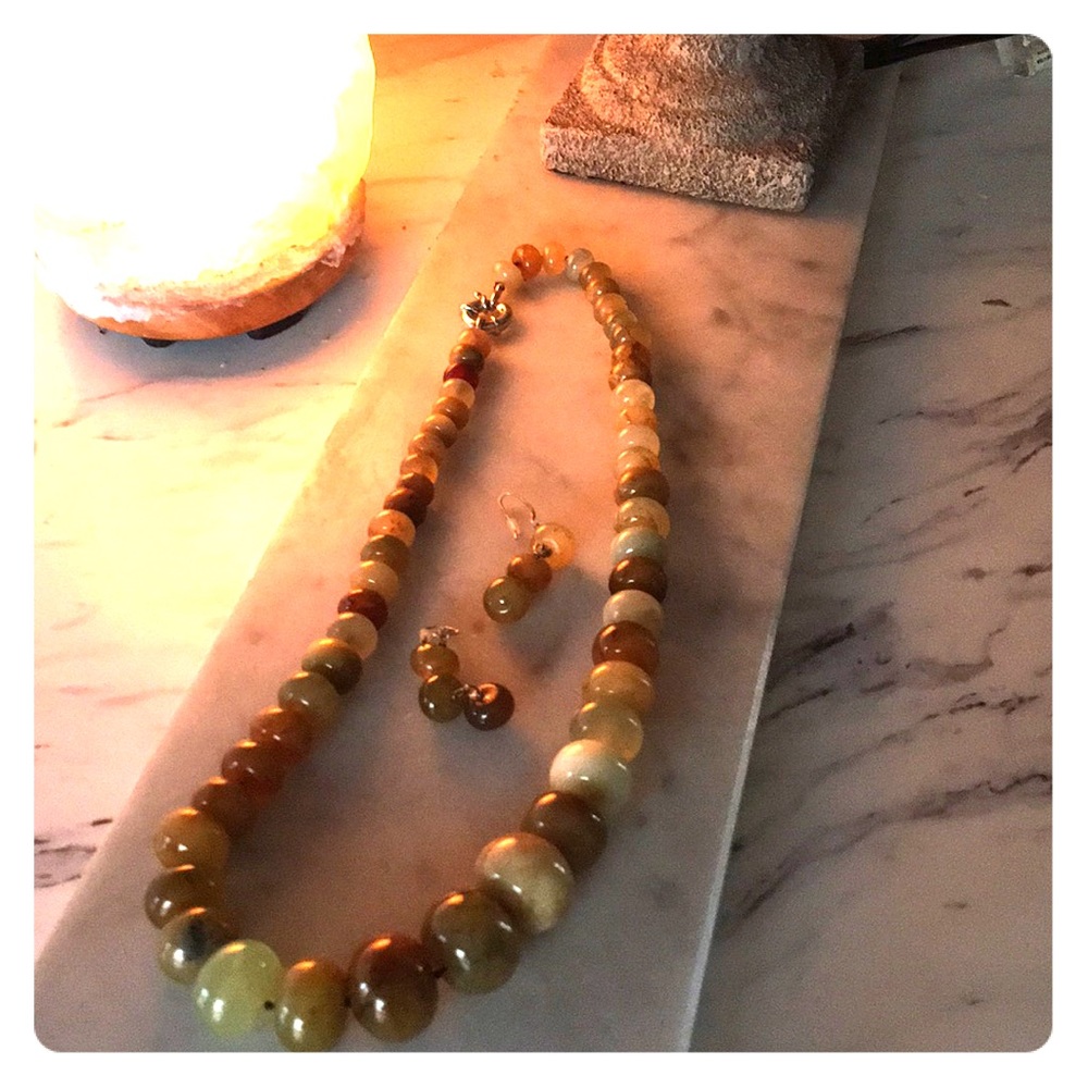 Beautiful gem stone necklace..